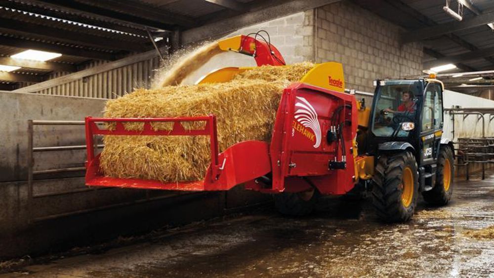 La pailleuse TeleHawk 2 de Teagle bénéficie d’un hayon hydraulique qui réduit son encombrement. © Teagle